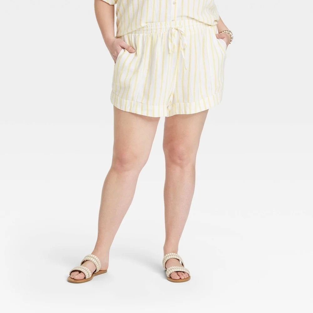 ✨5 for $15✨ Yellow and White Striped Shorts